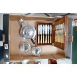 A quality cased fish knife set together with silver plated tea pot, sugar bowl and milk jug. (4)
