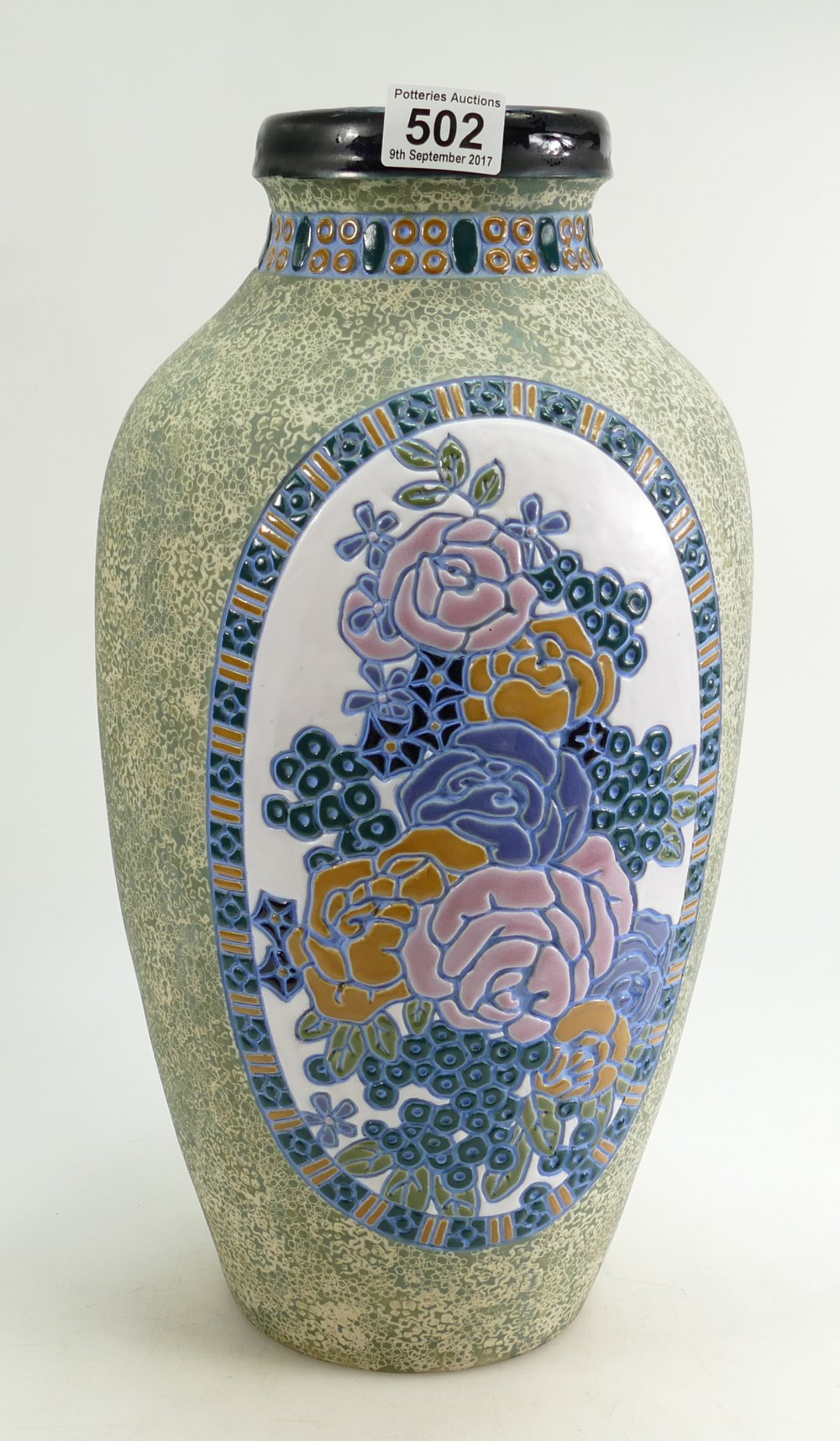 A large Amphora vase decorated with rose