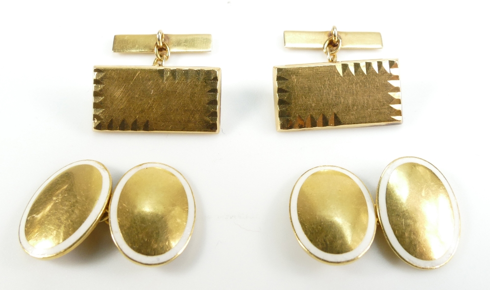Heavy 18ct gold & enamel hallmarked cuff links (damaged) together with an unmarked pair of yellow