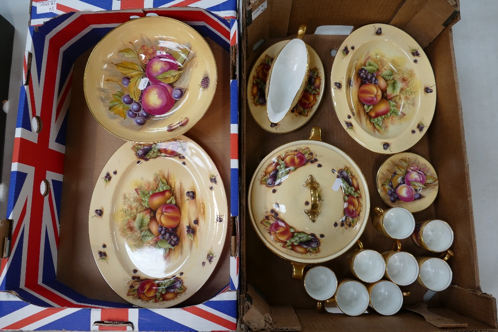 A collection of Aynsley Orchard Gold dinnerware items to include coffee cans, tureens, - Image 2 of 2