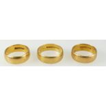 22ct gold wedding rings x 3 - 20.