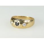 9ct gold CZ and Sapphire ring 4.5g Size Z.