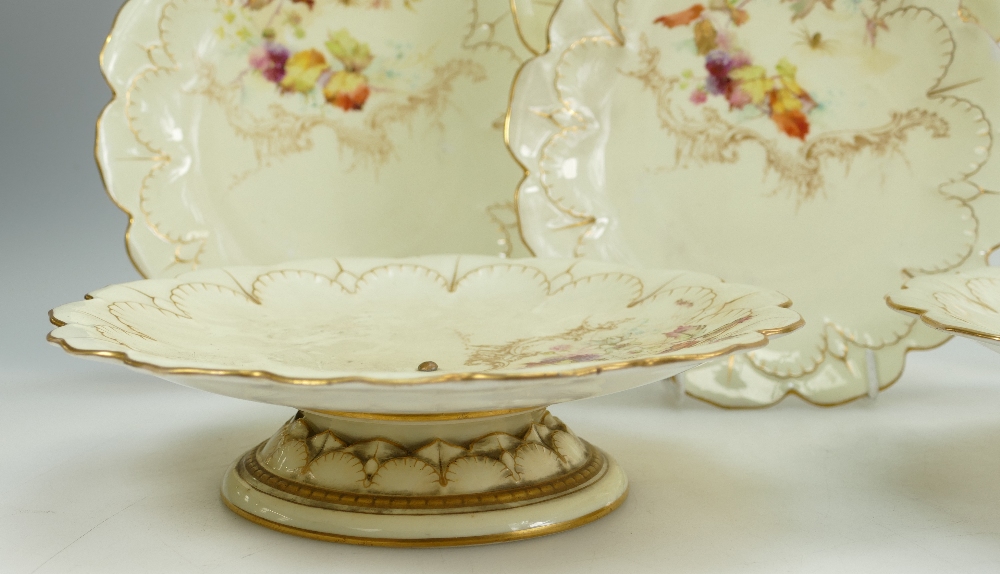 A collection of Royal Worcester dinner ware with foliage and spider decoration to include plates - Image 3 of 3