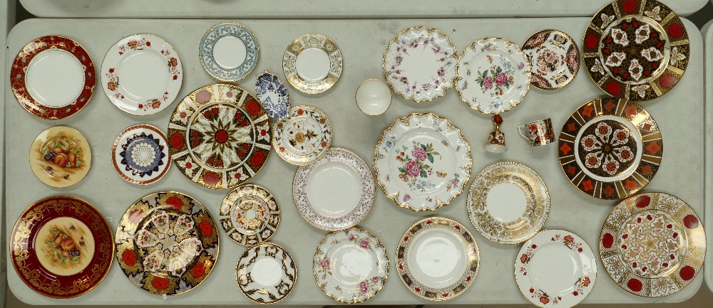 A mixed collection of decorative wall plates to include Royal Crown Derby, - Image 2 of 2