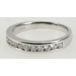 18ct Iliana white gold ring set with 12 diamonds, 4.