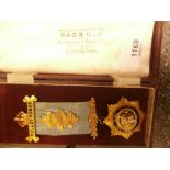 Cased 1939 9ct gold RAOB jewel Cher maker CU with enamelled detail together with 3 9ct gold bars and