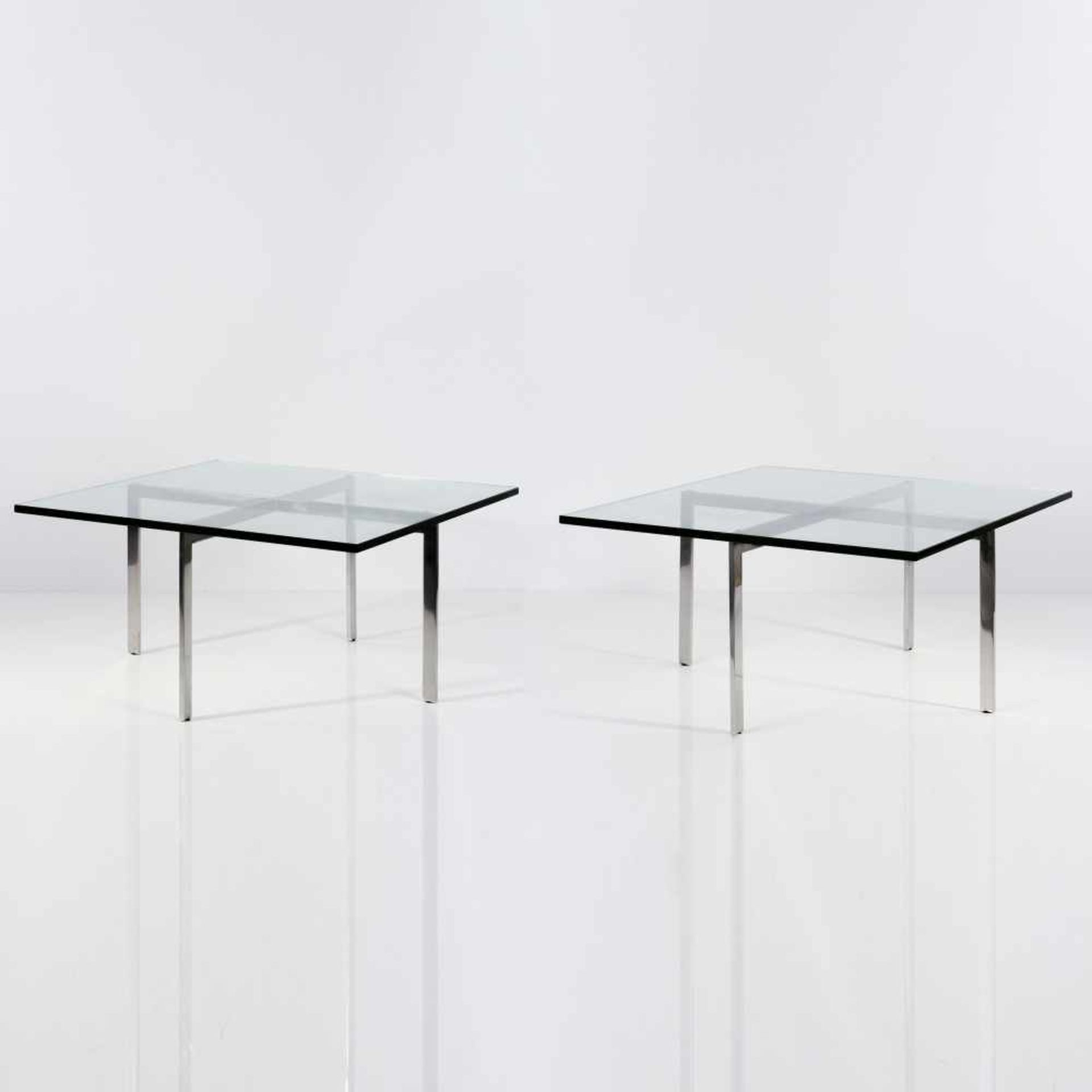 Ludwig Mies van der Rohe Zwei Tische 'Tugendhat', 1929/30 H. 43 x 86 x 86 cm. Knoll International,