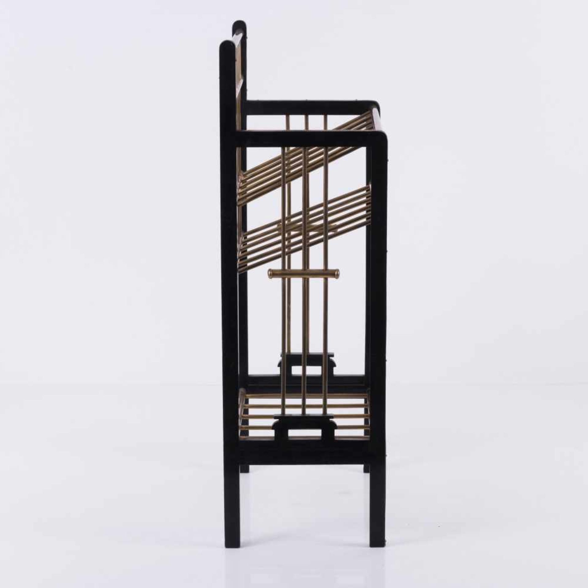 Ernst Rockhausen Söhne, Waldheim i. S. Zeitschriftenhalter / Etagere, um 1930 H. 92,5 x 47 x 30 - Bild 2 aus 6