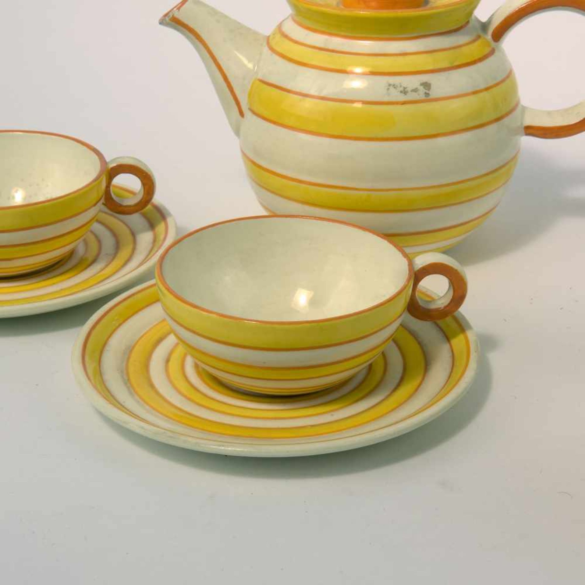 Eva Zeisel-Stricker Teeservice, um 1928 Sechs Teile. Teekanne: H. 12,7 cm; Milchkanne: H. 7,5 cm; - Bild 3 aus 6