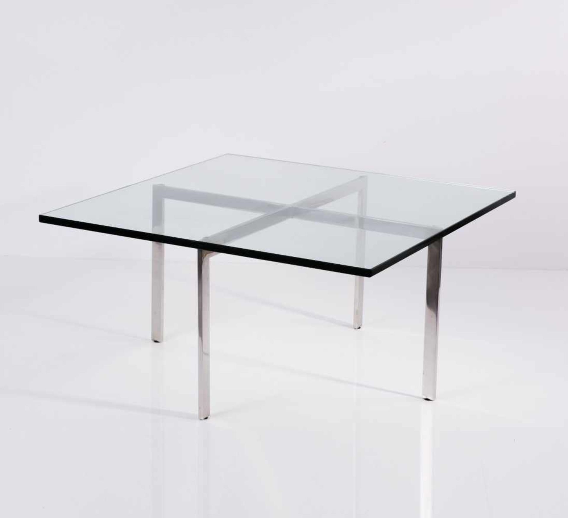 Ludwig Mies van der Rohe Zwei Tische 'Tugendhat', 1929/30 H. 43 x 86 x 86 cm. Knoll International, - Image 6 of 7