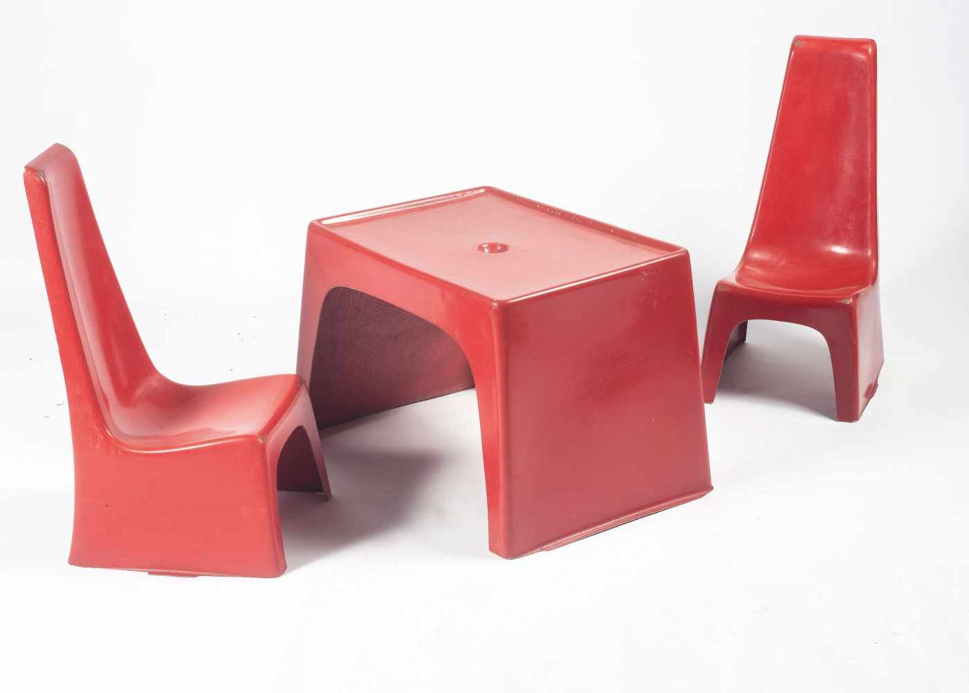 Günter Beltzig Zwei Kinderstühle, ein Kindertisch, 1966 Stühle: H. 68,5 x 35 x 38 cm; Tisch: H. 46 x - Bild 2 aus 2