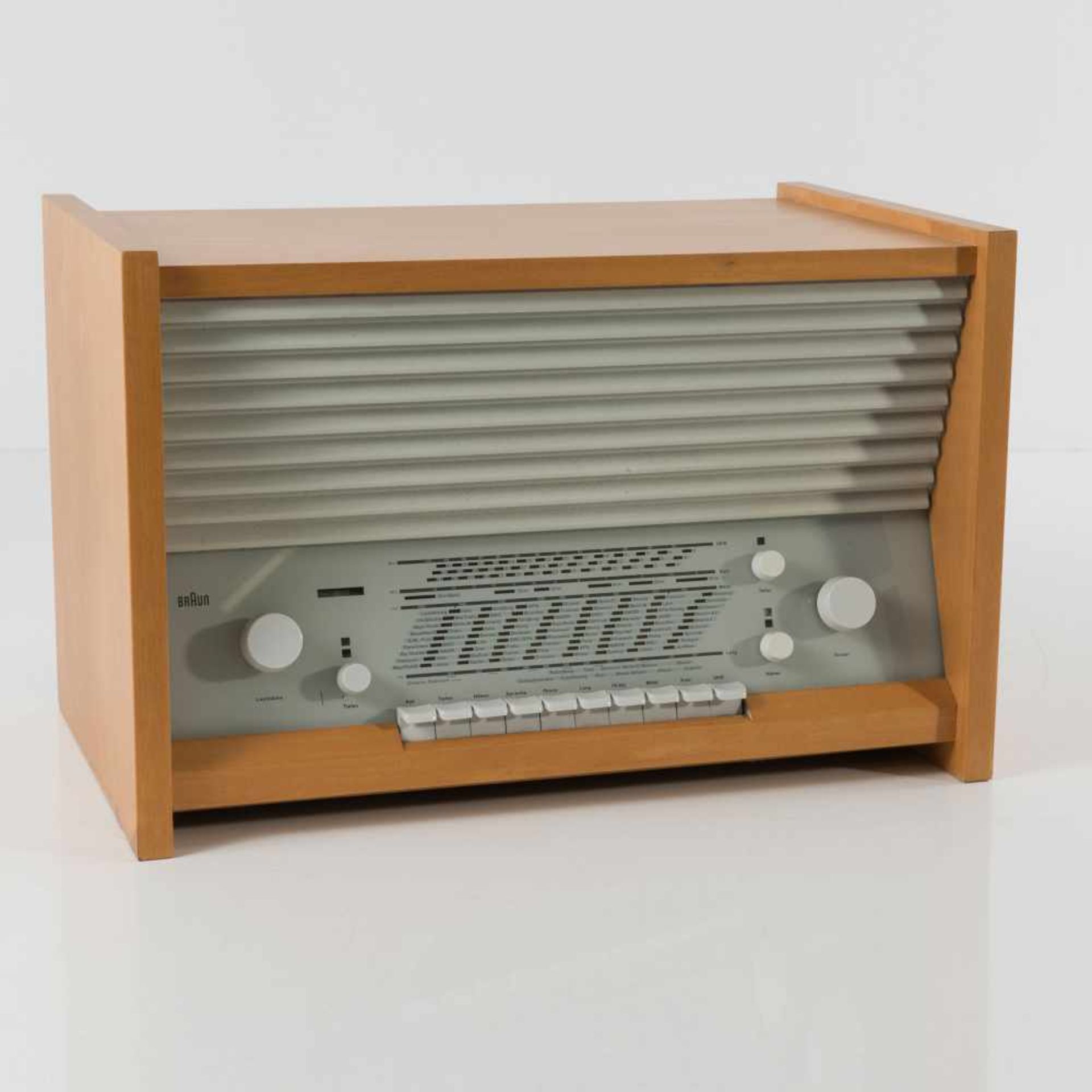 Hans Gugelot Radio 'Tischsuper G11-7', 1958 H. 35,5 x 54 x 34 cm. Braun AG, Frankfurt am Main. - Bild 3 aus 3