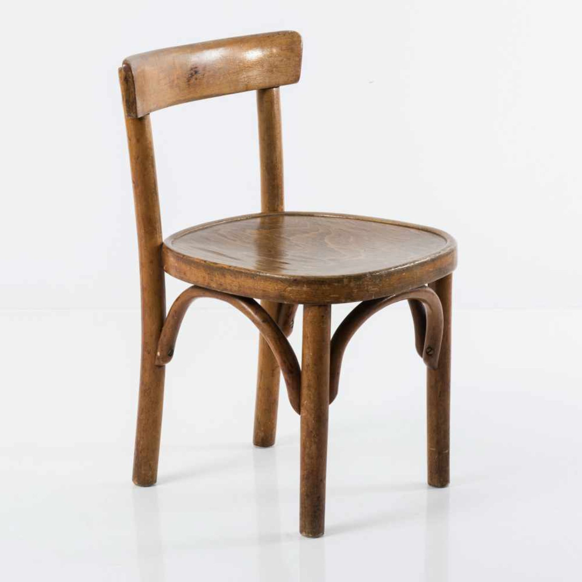 Ferdinand Kramer Kinderstuhl, um 1926 H. 56,5 x 36,5 x 35,5 cm. Thonet Mundus. Bugholz, - Bild 2 aus 3