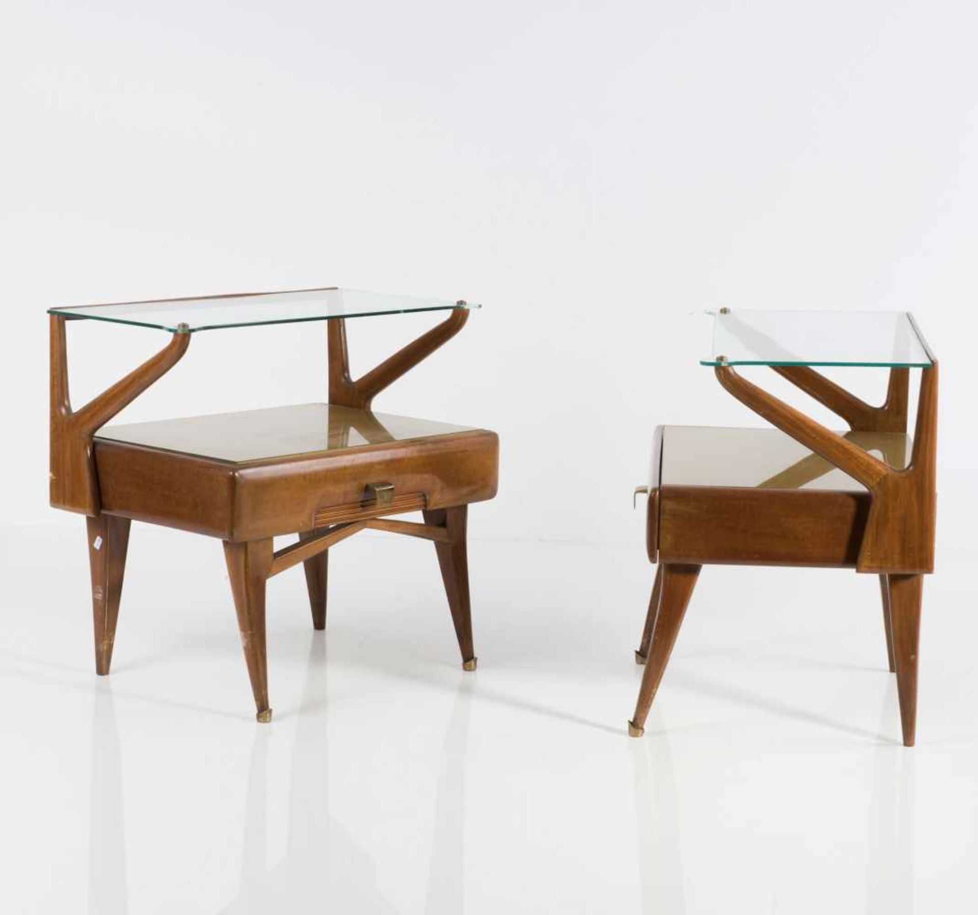 Zwei Nachttischchen, 1940/50er Jahre Italien H. 56,5 x 56 x 37,5 cm. Holzkastenkonstruktion, - Bild 6 aus 6