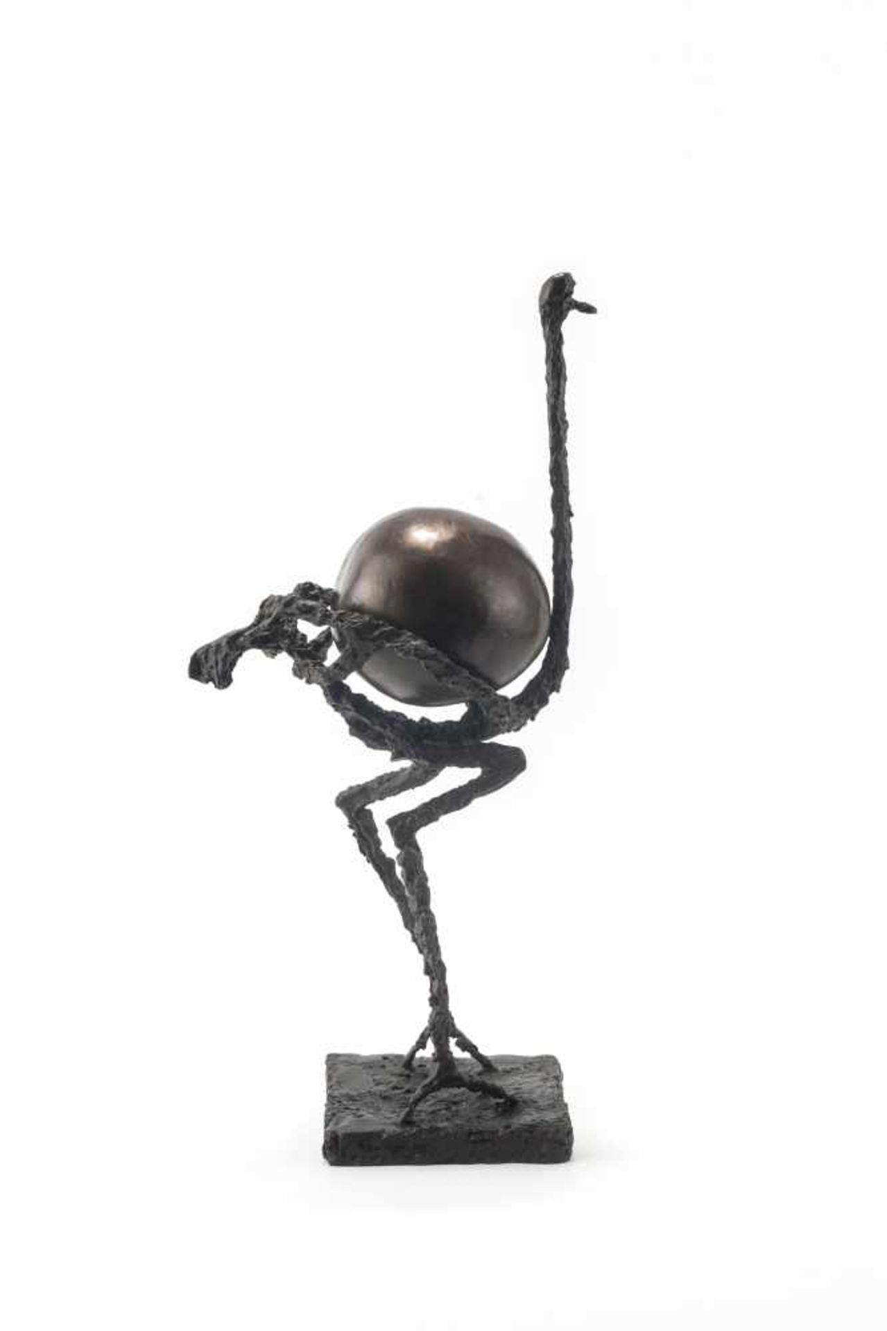 Skulptur 'Strauß', 1970er Jahre Italien H. 46,5 cm. Bronze, dunkel patiniert. Ei abnehmbar. ' - Bild 3 aus 3