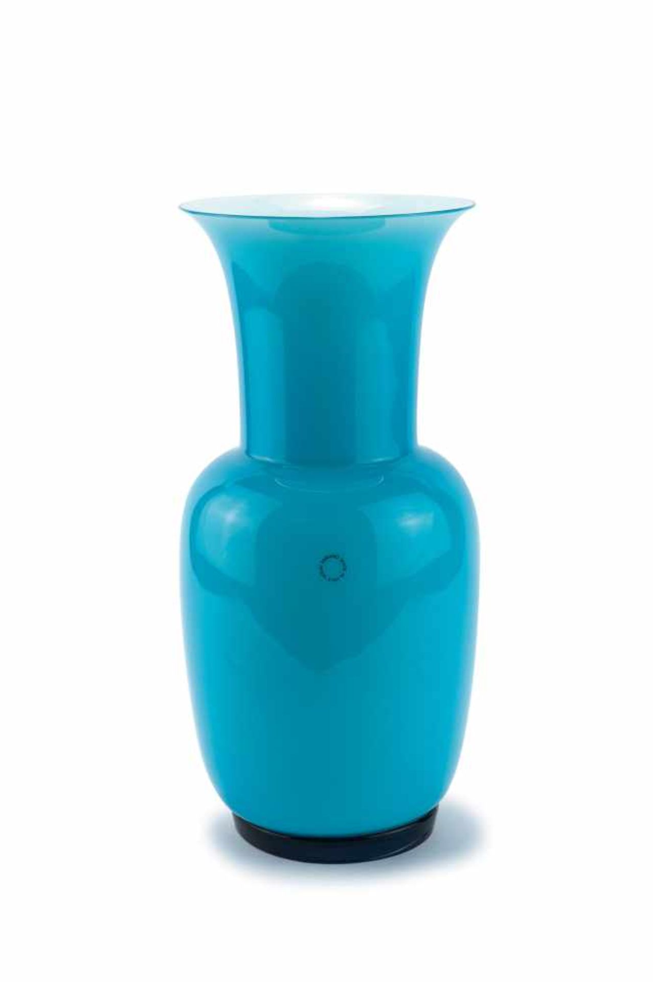 Vase, 1991 Venini & C. Balusterform. H. 36 cm. Überfangglas, farblos, weiß und azurblau, Standring