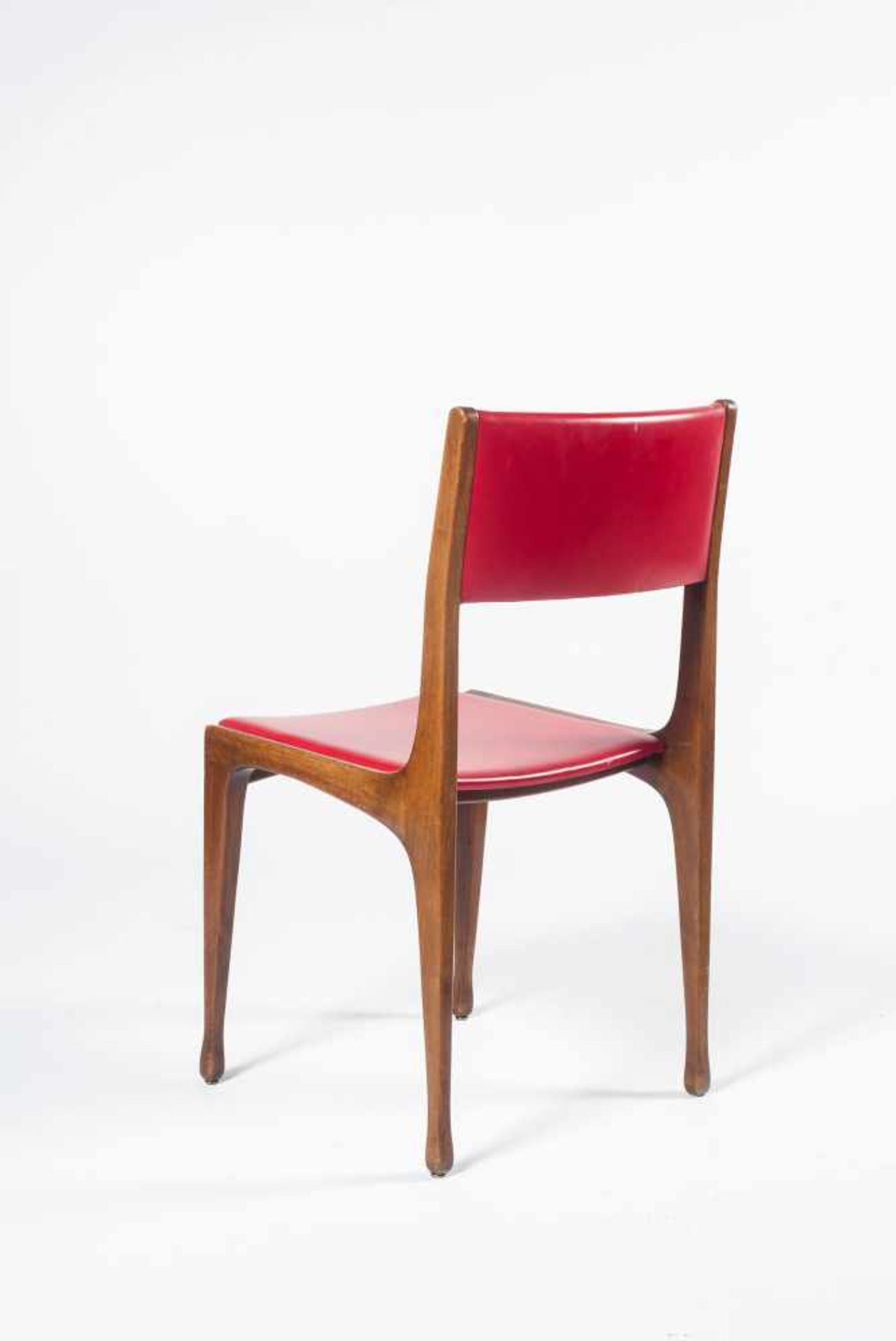 Zwölf Stühle '693', 1950er Jahre Carlo De Carli H. 85,5 x 46 x 51 cm. Cassina, Mailand. Nussholz, - Bild 2 aus 7