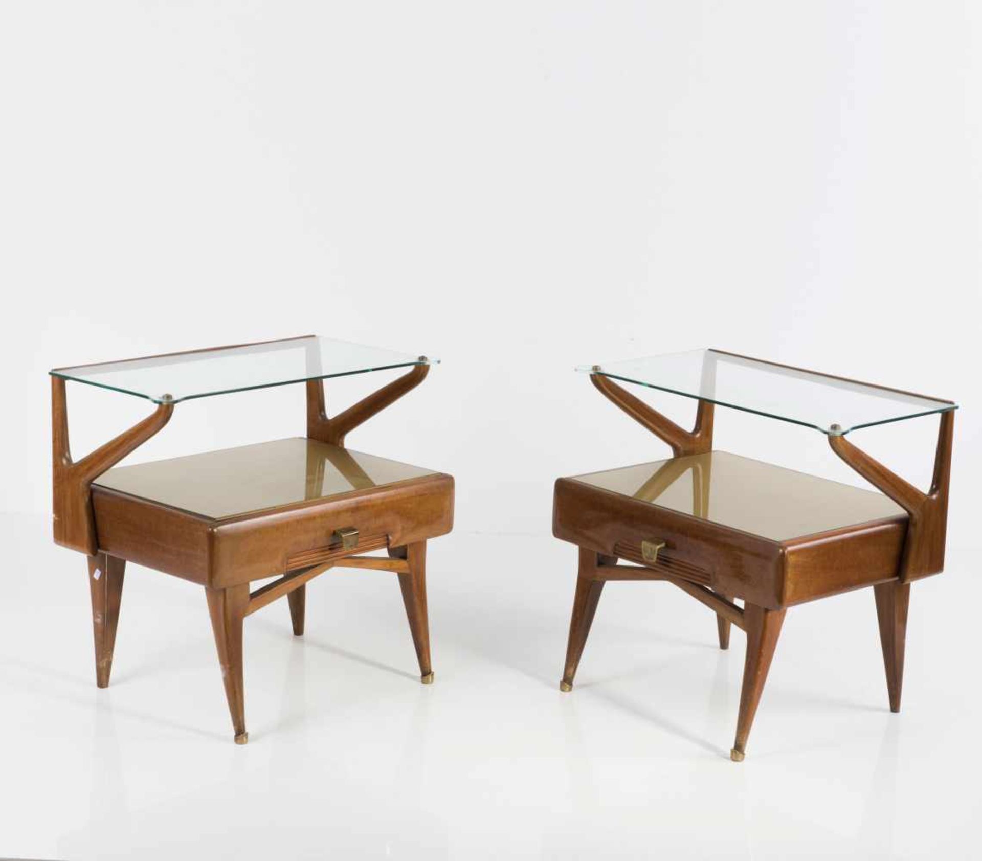 Zwei Nachttischchen, 1940/50er Jahre Italien H. 56,5 x 56 x 37,5 cm. Holzkastenkonstruktion, - Bild 2 aus 6