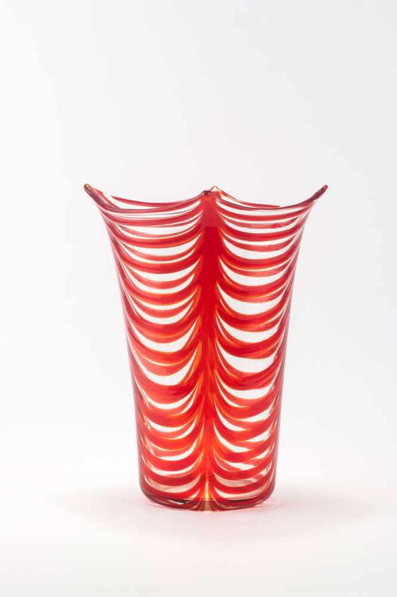 Vase 'Calla', 1948 Tyra Lundgren Auf ovaler Standfläche sich leicht erweiternde Wandung mit vierfach - Bild 2 aus 2