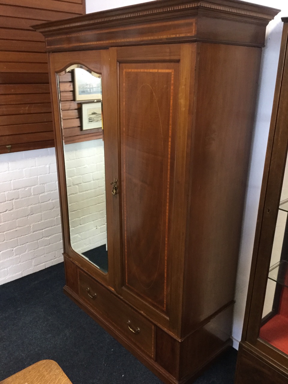 An Edwardian mahogany wardrobe inlaid with satinwood banding - Image 3 of 3