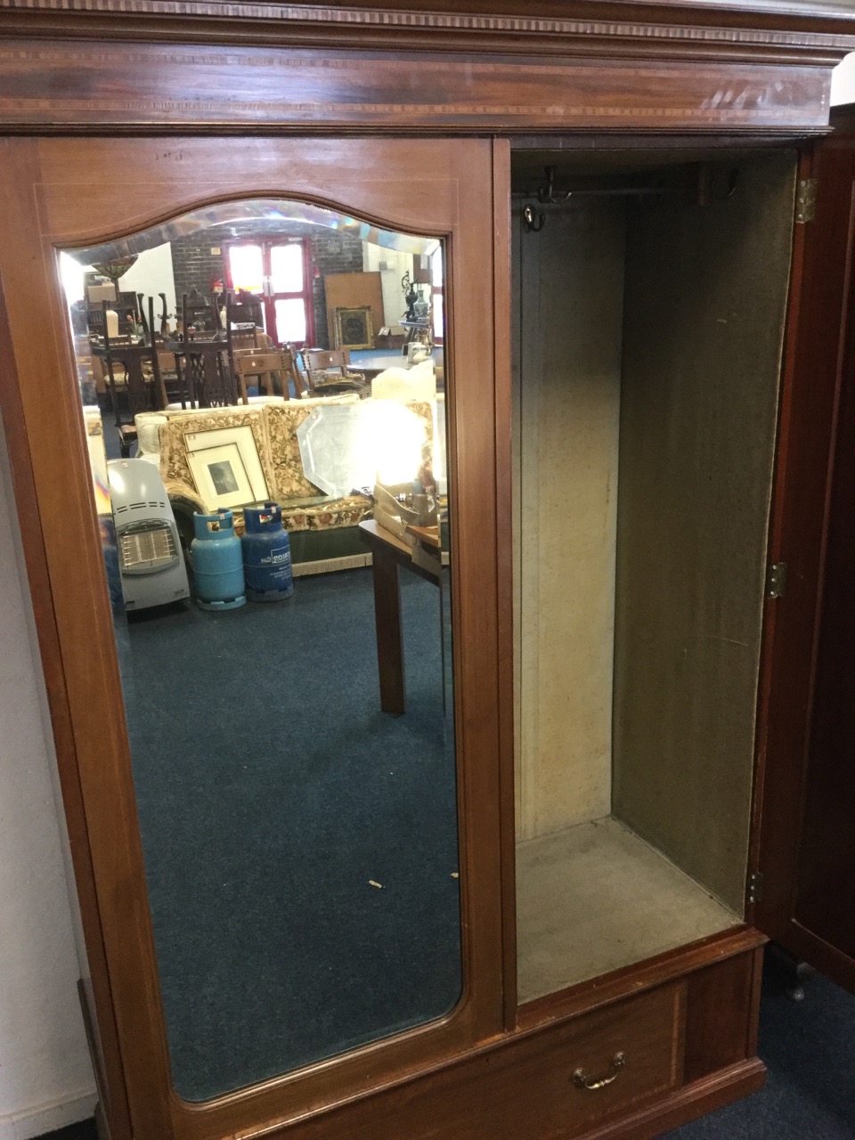 An Edwardian mahogany wardrobe inlaid with satinwood banding - Image 2 of 3