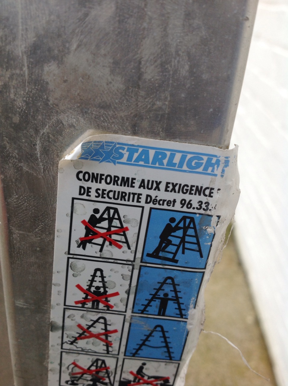 A Starlight triple extension aluminium ladder, with ribbed rungs, straps, etc. - Image 2 of 3