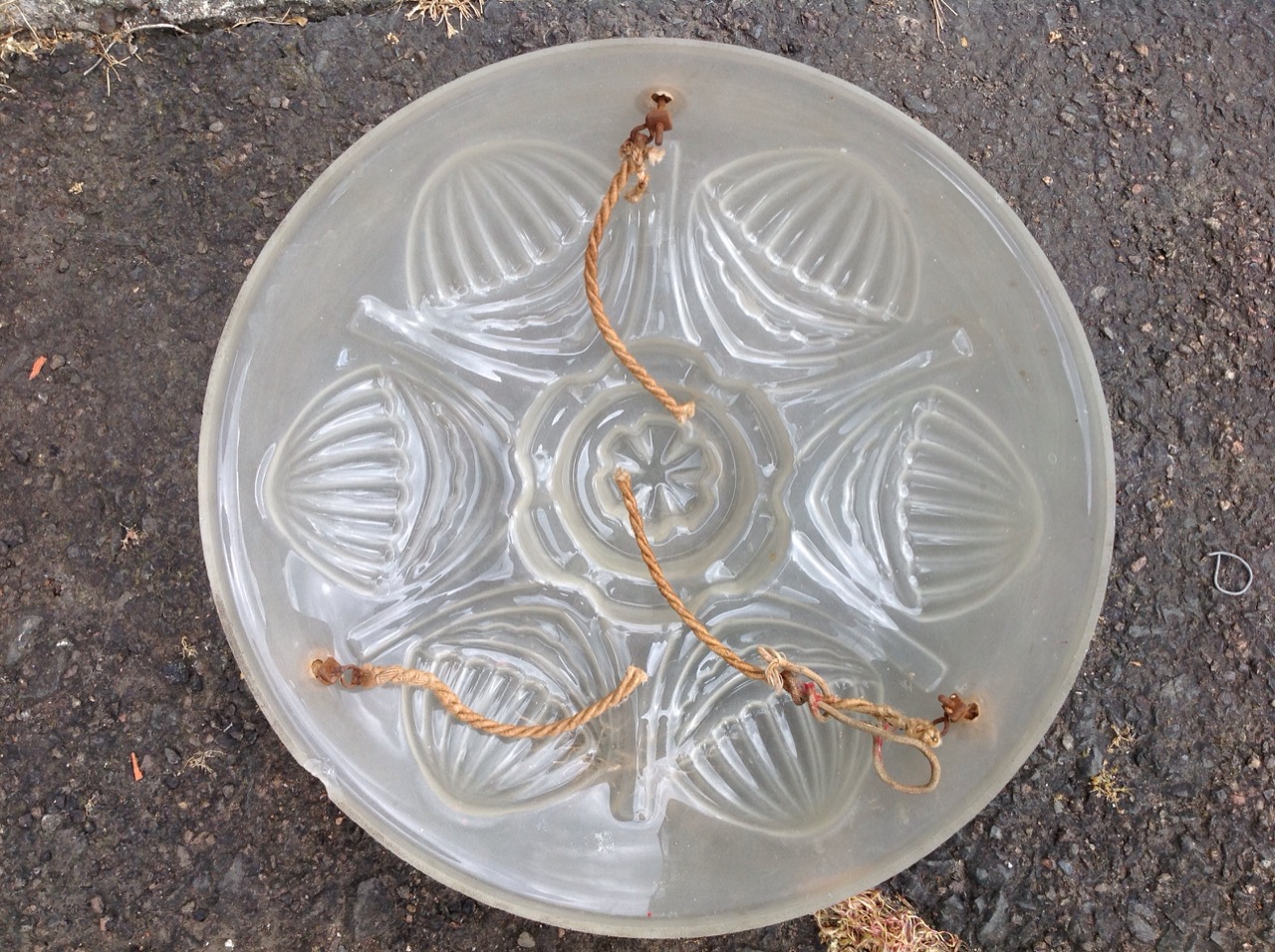 A moulded frosted glass plaffoniere with six shell shaped recesses framing a central hexagonal - Image 3 of 3