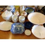 Miscellaneous ceramics including two Masons ginger jars & covers, blue & white, a blanc-de-chine