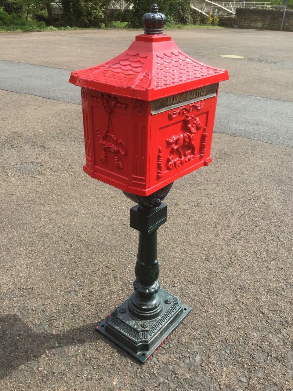 A metal postbox, the container with letterbox embossed with postboy & horn panels beneath a - Image 2 of 3