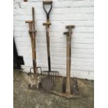 Miscellaneous garden tools