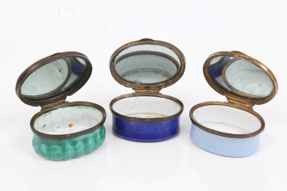 Three late 18th century Staffordshire enamel patch boxes of oval form, - Image 5 of 7