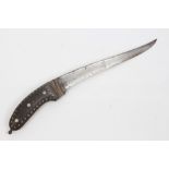 Late 18th / early 19th century Indo-Persian Peshkabz dagger with T-section curved tapering blade,