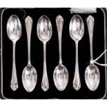 Set of six George V silver teaspoons in a fitted case (London 1916), maker - D. F.