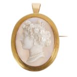 Fine mid-19th century carved hardstone cameo pendant / brooch,