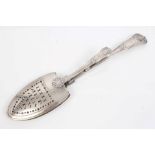 Pair George III silver Kings with Union's Heel pattern sprung servers with pierced blades and