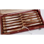 Fine quality set of twelve early 19th century French high grade silver gilt dessert knives with