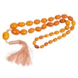 Early 20th century amber bead necklace,