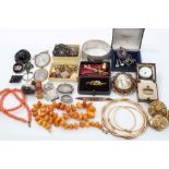 Good group of antique jewellery and costume jewellery - to include amber necklace,