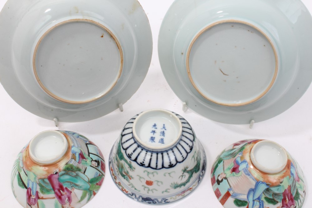 Early 20th century Chinese porcelain bowl with green painted dragons chasing pearls - Xuantong six - Image 7 of 7