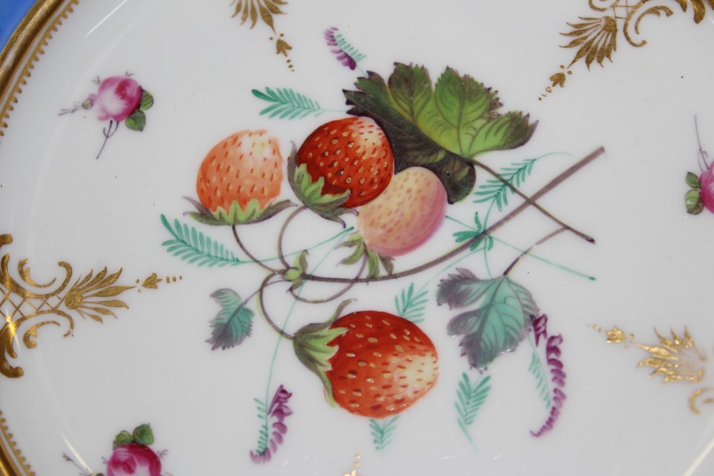 Good quality Victorian Davenport part dessert service with painted grapevine and floral sprigs - Image 9 of 19