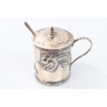 Late 19th / early 20th century Chinese silver drum mustard with applied decoration of a three-toed