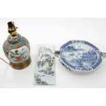 Early 19th century Chinese export blue and white warming dish with landscape decoration, 25cm,