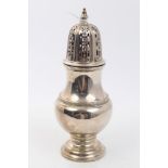 1930s silver sugar caster of baluster form, with band of chain-link decoration,