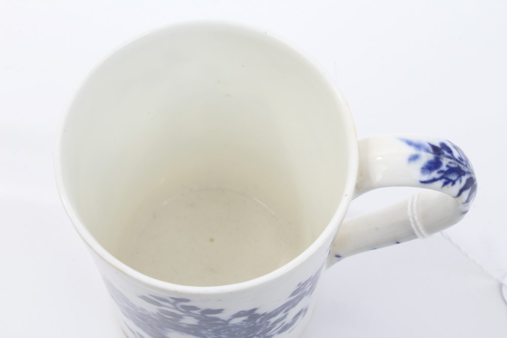 19th century Coalport copy of 18th century Caughley blue and white porcelain mug of cylindrical - Bild 4 aus 4