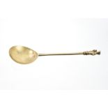 Early 17th century silver gilt apostle spoon with hand-beaten teardrop bowl,