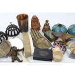 Quantity of decorative items - to include metalware,