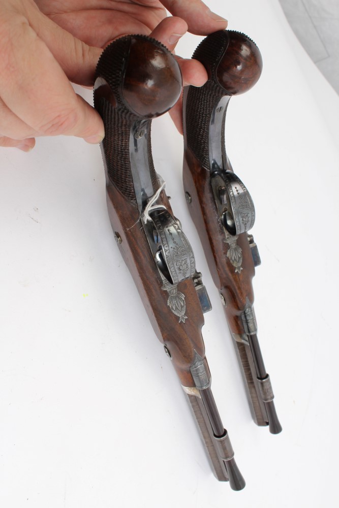 Fine pair George III flintlock Officers' pistols by Ezekiel Baker - gun maker to HRH The Prince - Image 10 of 10