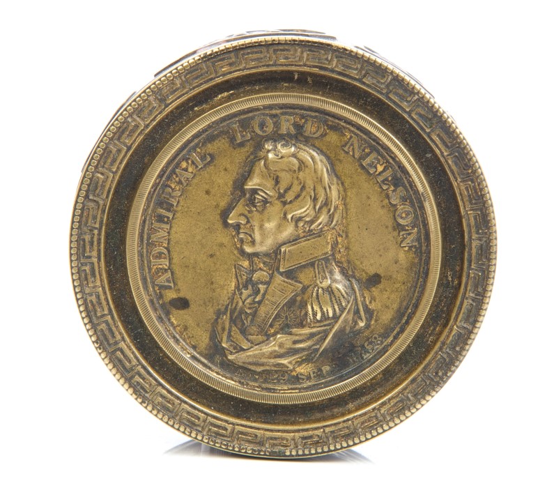 Early 19th century Lord Nelson commemorative gilt brass circular box decorated with Bust of Nelson, - Image 5 of 5