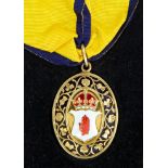 Contemporary Elizabeth II silver gilt and enamel baronets' badge, with ribbon,