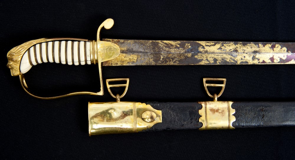 Rare George III 1805 pattern Senior Naval Officers' sword with gilt copper lion's head pommel and